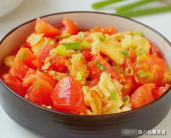 做西红柿炒鸡蛋时，多加几滴这东西，滋味大不相同，家人更爱吃
