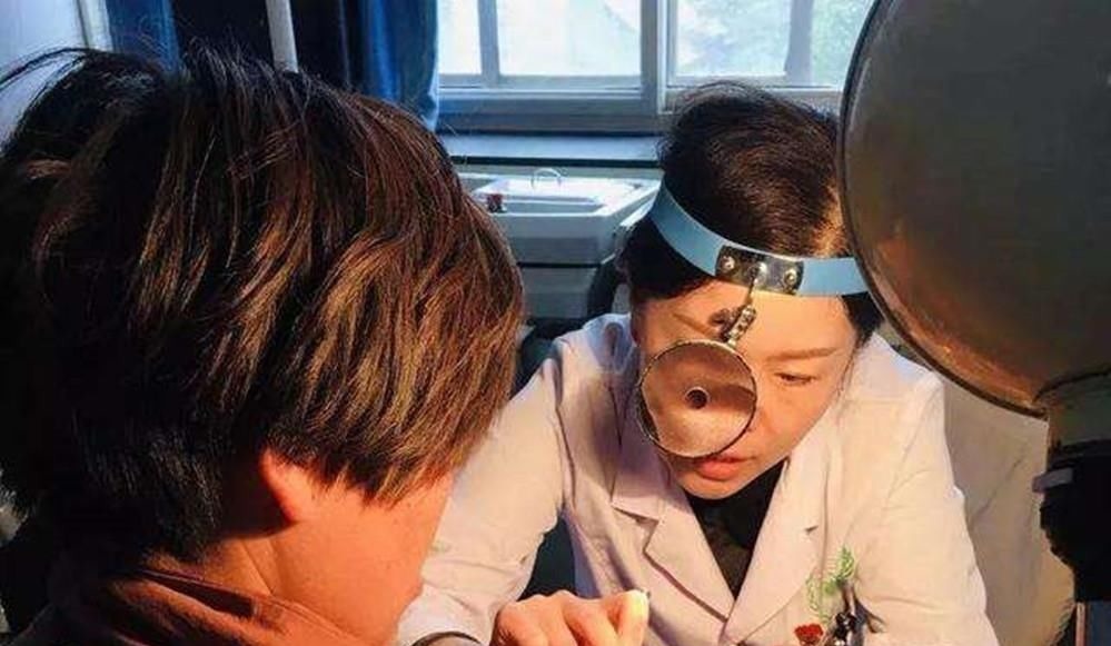 宝妈|3岁女孩散发恶臭,宝妈慌忙就医,医生发现问题出在鼻子里