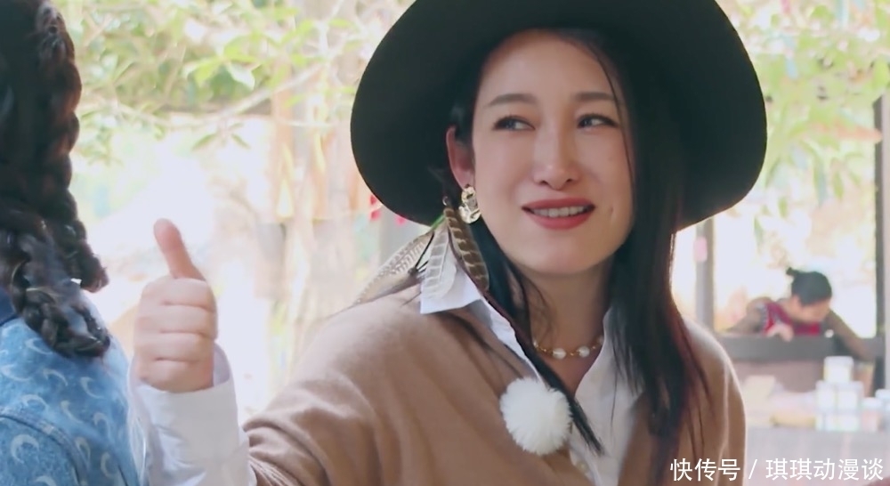 安利 为何秦海璐受大家欢迎?当她戳穿蒋勤勤安利的美食时,我有了答案