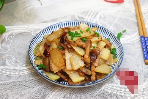 三天两头吵着要吃这菜,一块钱一斤,比肉下饭,都抢着吃