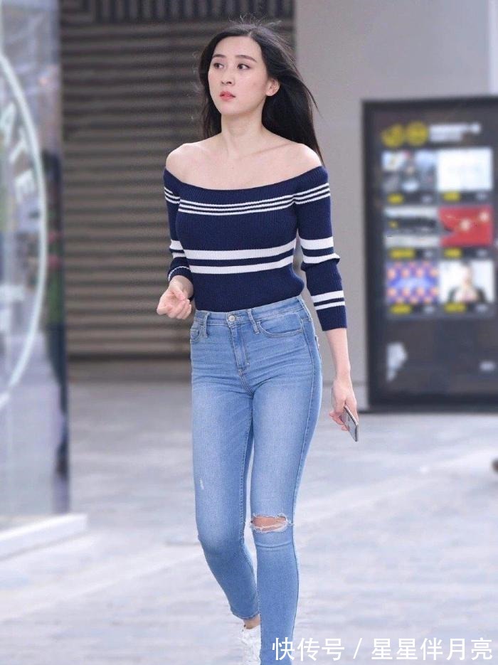 美女|夏日，气质小美女偏爱牛仔裤