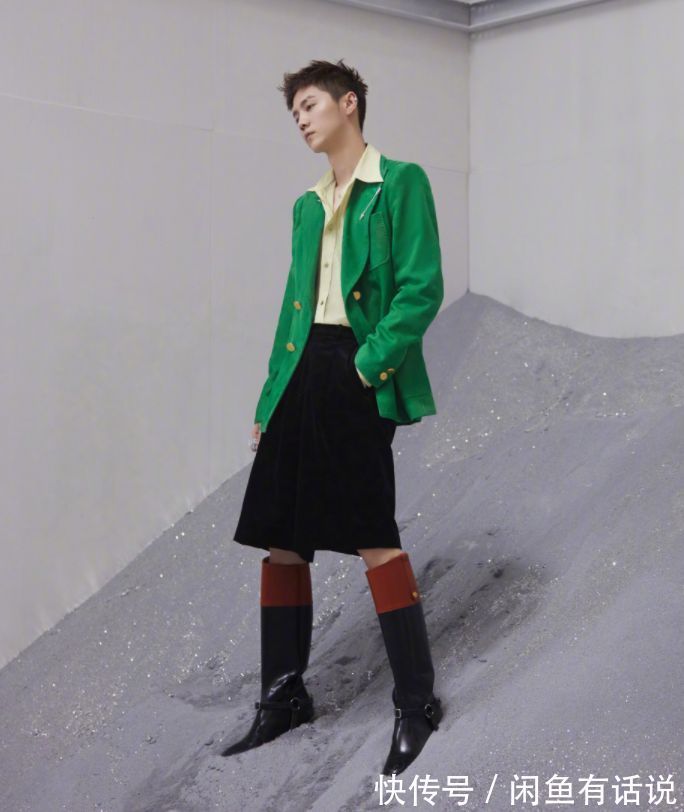 流行 2022年长春花蓝是流行色?女星们却集体穿上了绿色,一个比一个美