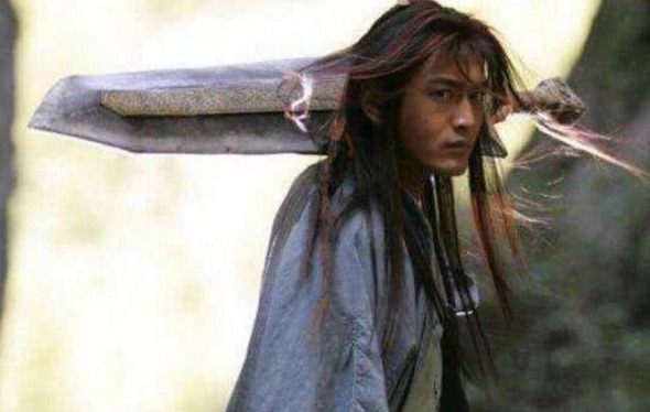 杨过$此人与杨过师出同门,内功剑术在杨过之上,被后世人尊为武林神话