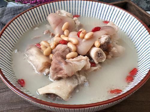 宝宝|新生儿“第一口”喝水,还是喝奶?妈妈别迷糊,喂错了影响发育