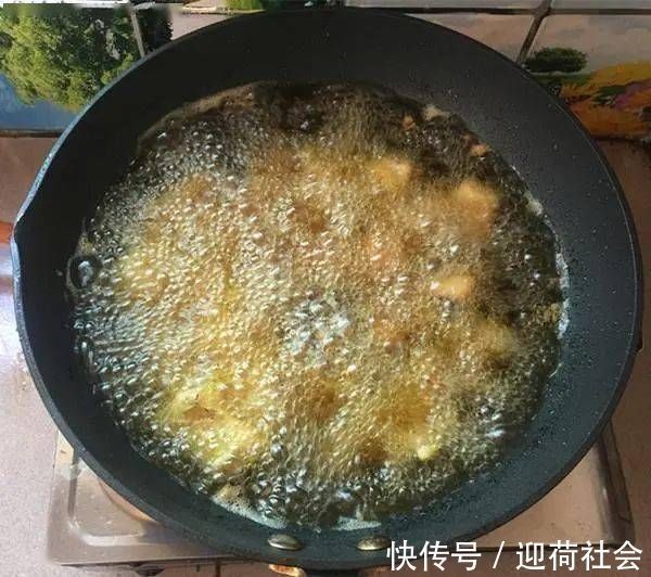 炸酥鱼别再用淀粉和面粉了,用它裹浆,酥鱼外酥里内,很好吃