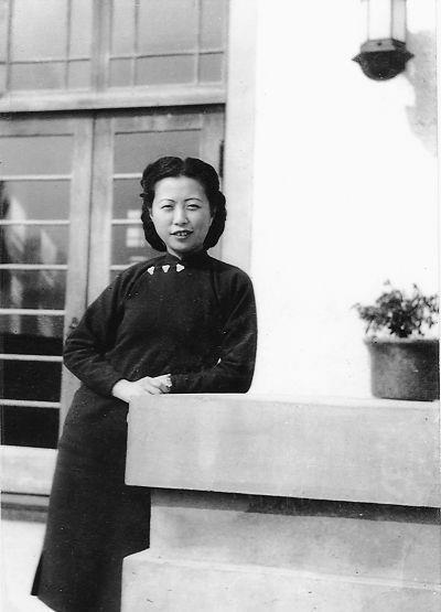 蒋介石主持|“按住蒋介石脉搏”的红色女谍，潜伏11年未暴露，临终前4个字令人落泪