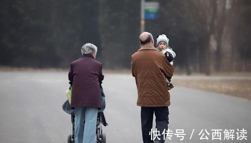 老人|到底要不要老人帮忙带孩子专家说,做到这一点,不用再纠结