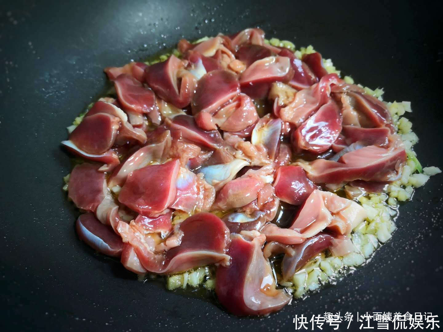 入秋后,这菜有条件要多吃,健脾开胃助消化,简单一炒真下饭!