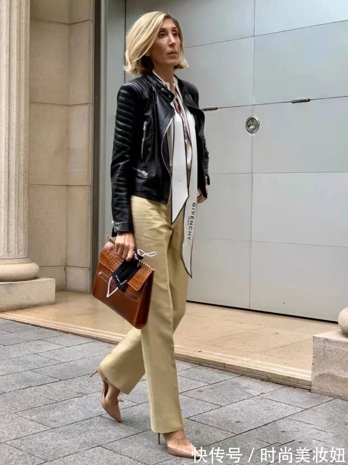 格纹 真正有品味的女人,穿衣都很简洁,看50岁的她穿搭满满高级感