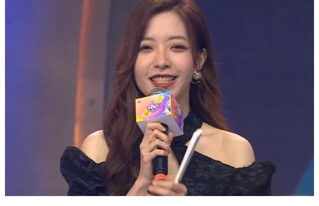 旗袍造型|LPL安排旗袍造型送祝福，一笔姐的脸垮到认不出，希然是现场最美