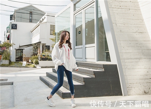 高腰 时尚活力的牛仔裤美女,尽显淑女柔情,焕发摩登的时髦魅力!