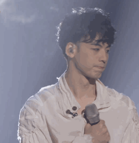 林志炫|《哥哥》二公，林志炫不小心“摔”进前4，他却拿到了“烦人卡”