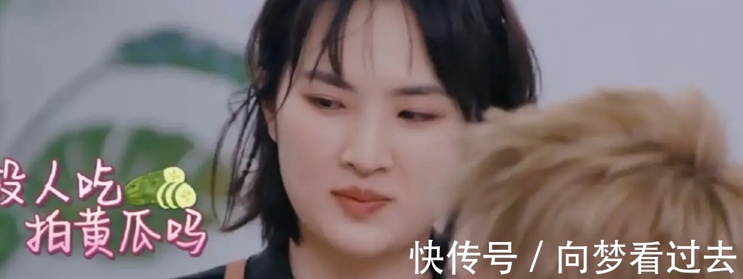 千金小姐|二公主姚安娜精修图和节目里的她,前后对比明显,这才是真实的她