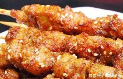 辣椒粉|孩子们念念不忘的羊肉串,脆嫩鲜香无腥味,味道好,一盘根本不够