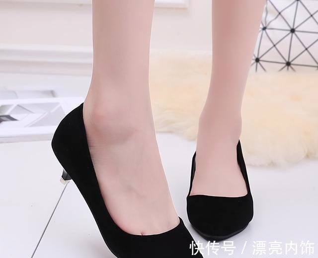 单鞋 高跟鞋,让你瞬间OL气质十足,好身材秀出来