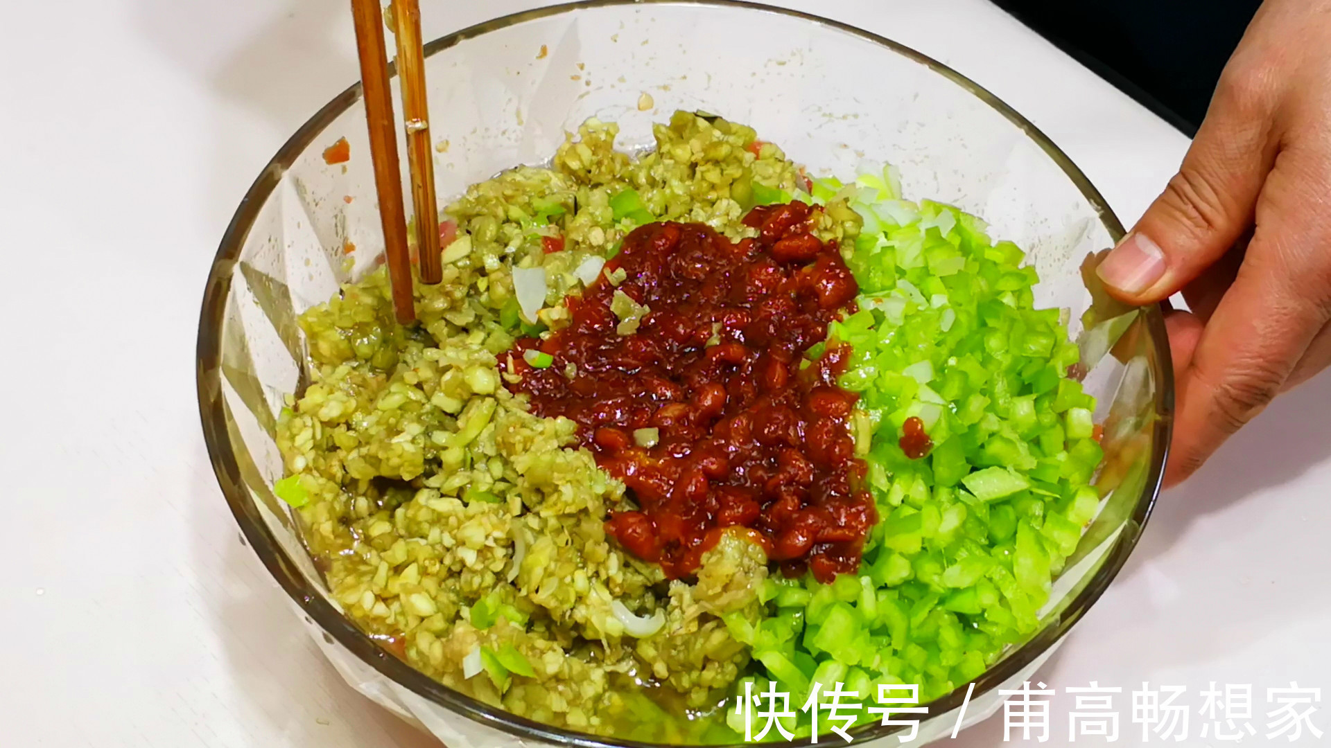 夏天别吃韭菜饺子了，这2种蔬菜便宜又营养，包饺子特香，超好吃