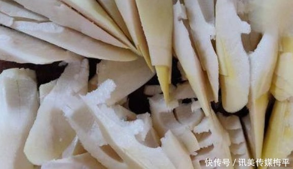 口感脆嫩,鲜香有弹性,吃上一口唇齿留香,配上米饭越吃越上瘾