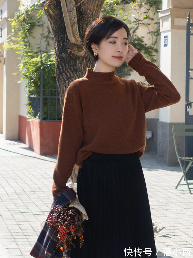 女人 “毛衣+半身裙”,“毛衣+九分裤”,才是冬季优雅女人的最优穿搭