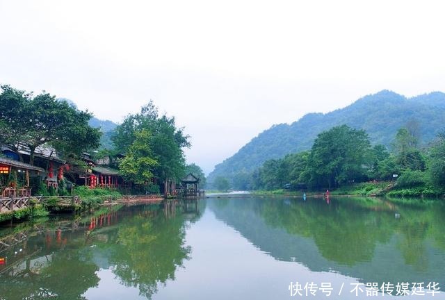 川西最秀丽的古镇，距今800多年历史，烟雨迷蒙，胜过江南