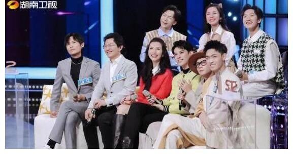 《你好星期六》正式开播!何炅与新搭档的配合,堪称灾难