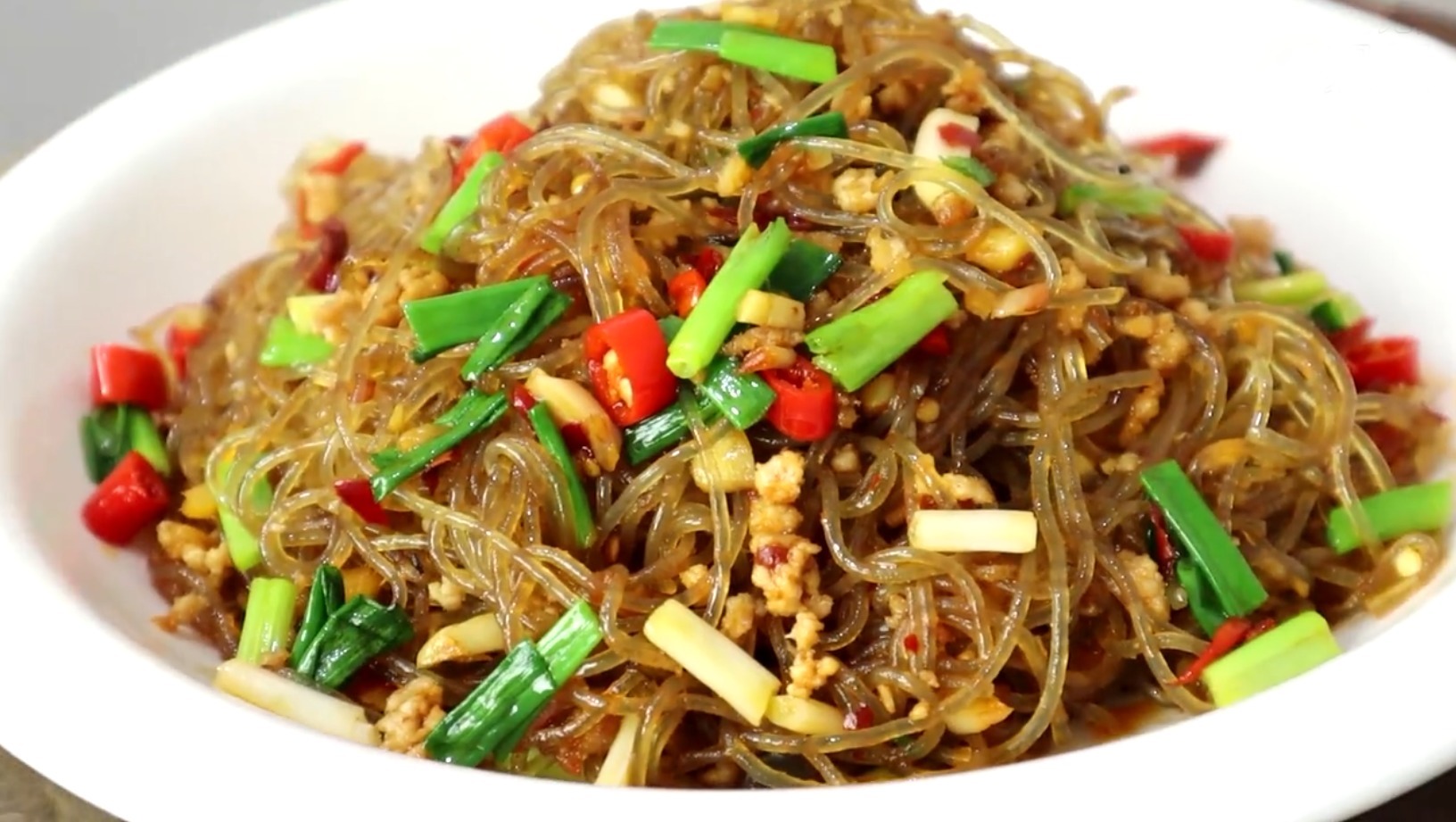 1分钟学会经典川菜肉末粉丝,做法简单,香辣美味,超级下饭