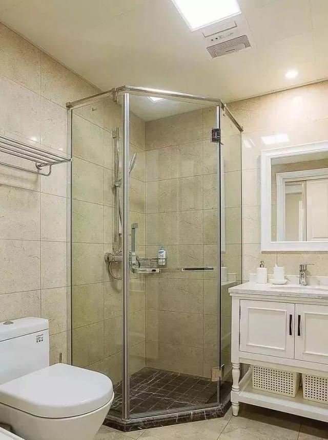 卫生间隔|卫生间就这样装非常漂亮,洗澡也方便,一天连洗三次都不过瘾