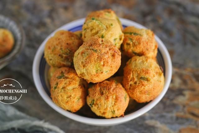  我家炸丸子不用油，照样外酥里嫩，好吃没负担，天天吃都不怕