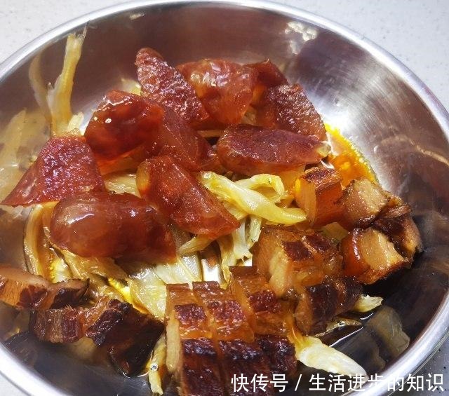  蒸腊肠腊肉，属于冬天的美味