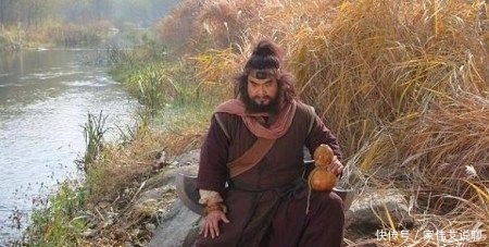 揭露出|宋江骗李逵喝完毒酒后,李逵说了一句话,揭露出宋江真正的嘴脸!