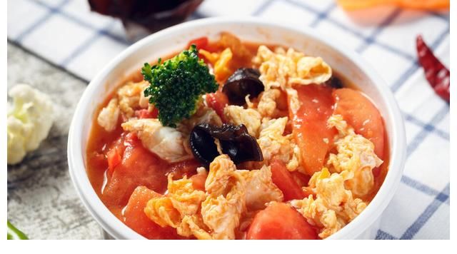 鸡蛋要不要放冰箱？分享一种保存技巧，简单实用，鸡蛋久放不易坏