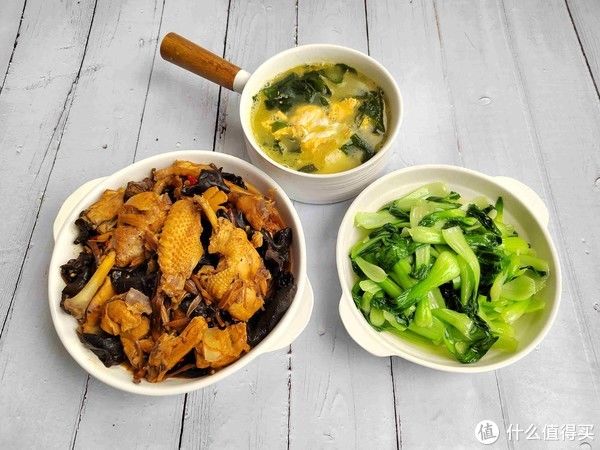 母子三人晚餐晒圈火了，营养美味又实惠，孩子吃得香健康进补