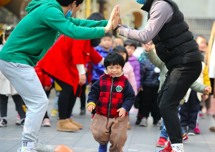 萌翻！黄龙体育课走进幼儿园，宝贝们玩得超开心