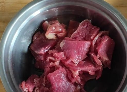 一滴水|这才是牛肉最好吃的做法，不放一滴水，比豆腐还嫩滑，15分钟出锅