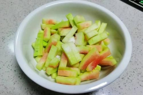 西瓜|夏季，冬瓜苦瓜靠边站，最该吃的是它，现在正当季，不懂吃可惜了