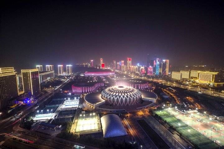 济南|新年第一天，泉城济南东部夜景红红火火霓虹闪烁，好一个开门红