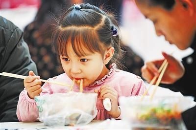 一碗凉皮·一座城