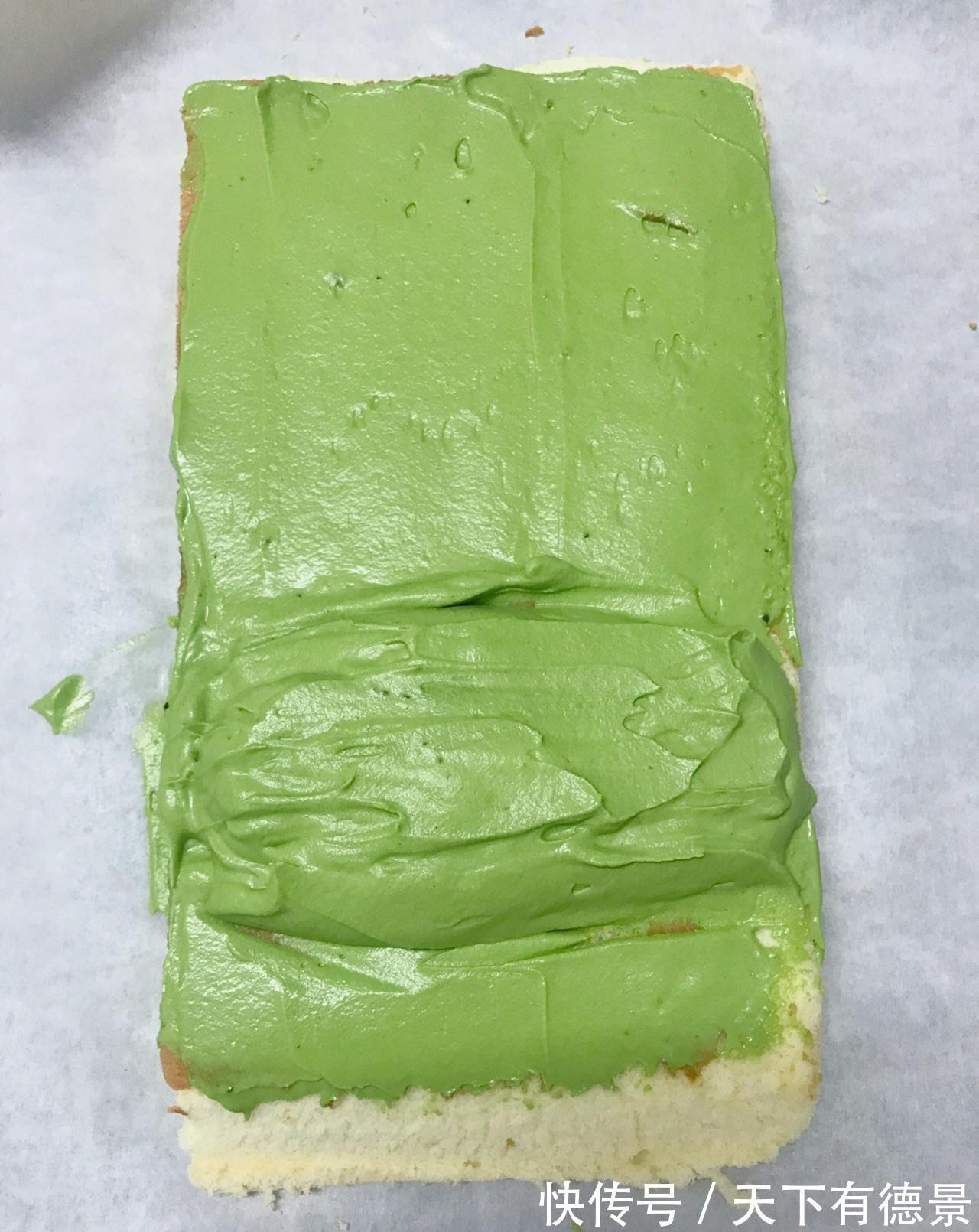 做法|香软细腻的抹茶蛋糕卷,好吃不腻,做法详细,大家快来试试吧