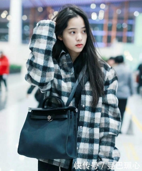 20岁女生的4套春秋季穿搭,照着穿就可以