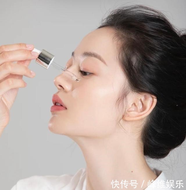 按摩 护肤的时候,多加几个小动作,皮肤会更加紧致,在家也能做美容!