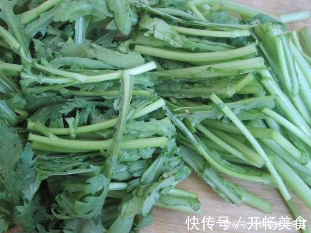 茼蒿|失眠最怕这“菜”，一斤15，偶尔吃一次，安神静心，一觉大天亮