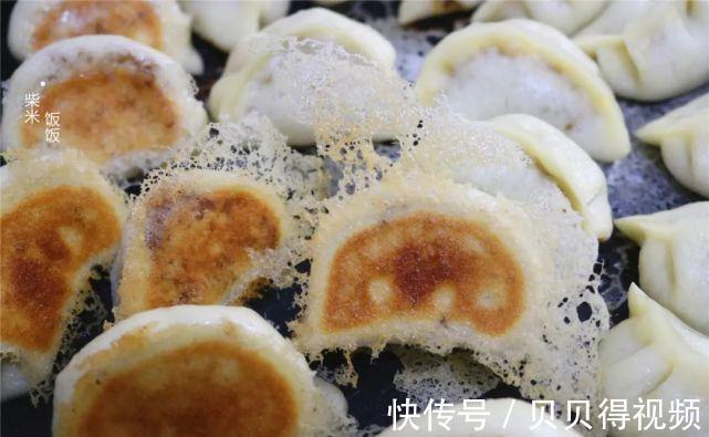 牛肉别总炖着吃了,试试这个做法,咬一口爆汁,早餐吃不错