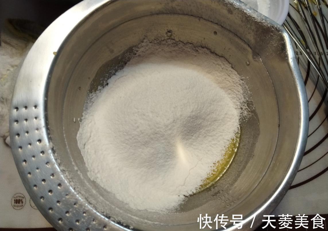 香草精|1碗面粉,4个鸡蛋,教你做黄油版的戚风蛋糕,松软好吃
