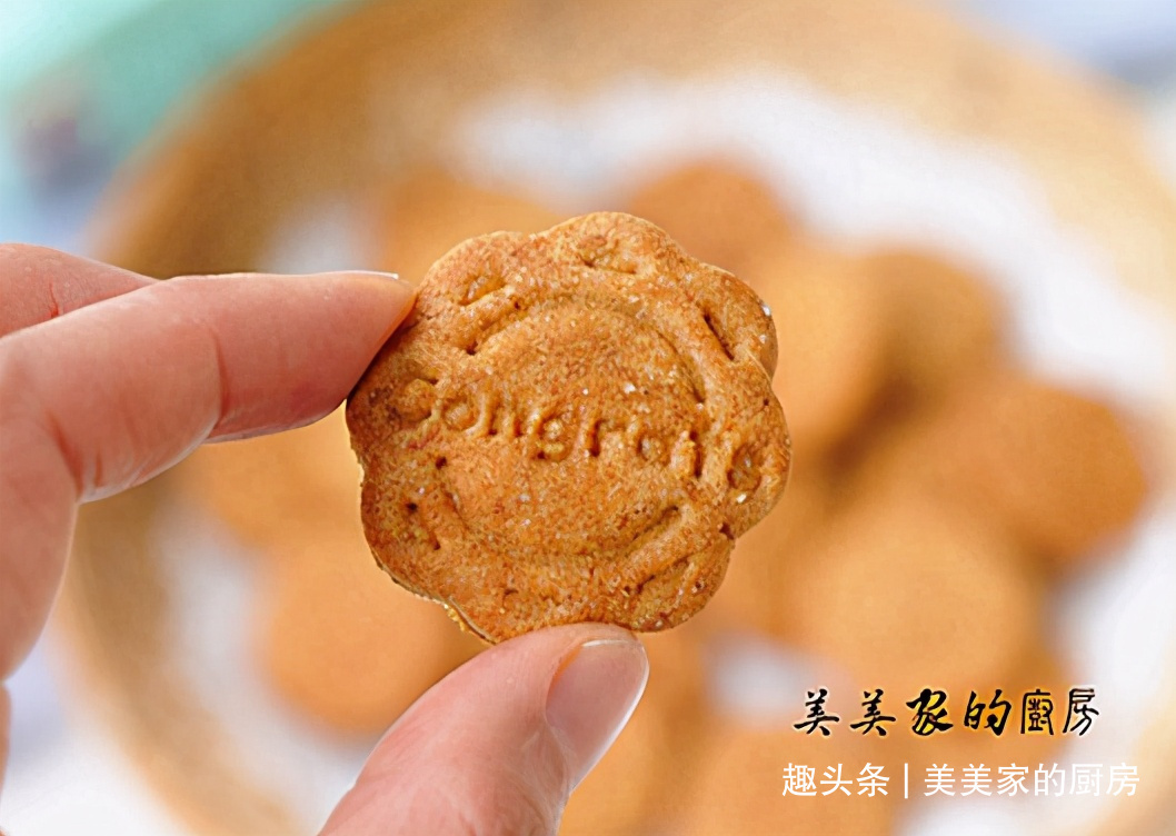 减肥族的最爱，超低热量饼干！不放黄油也酥香，麦香浓郁特过瘾！