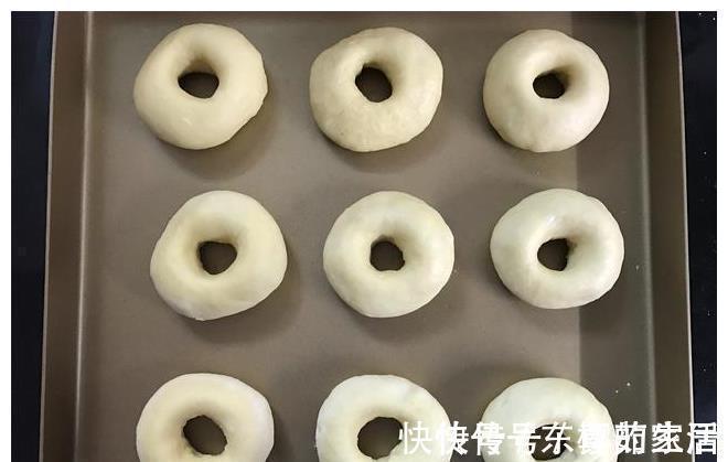 烤箱|面包这做法火了，不用烤箱，不加一滴水，柔软香甜超好吃