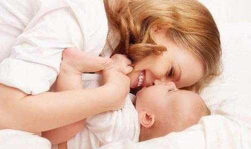 年龄|女性最佳生育年龄公布，提醒：超过这个年龄，不要轻易怀孕