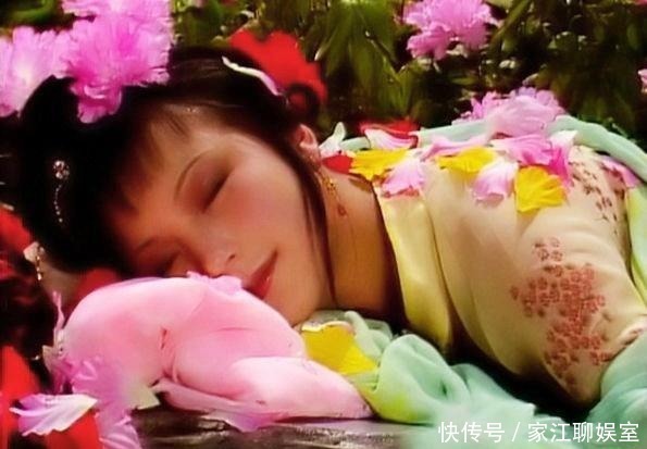 沁芳溪|为什么红楼梦里贾府都被抄家了, 李纨却反而能够带珠冠披凤袄