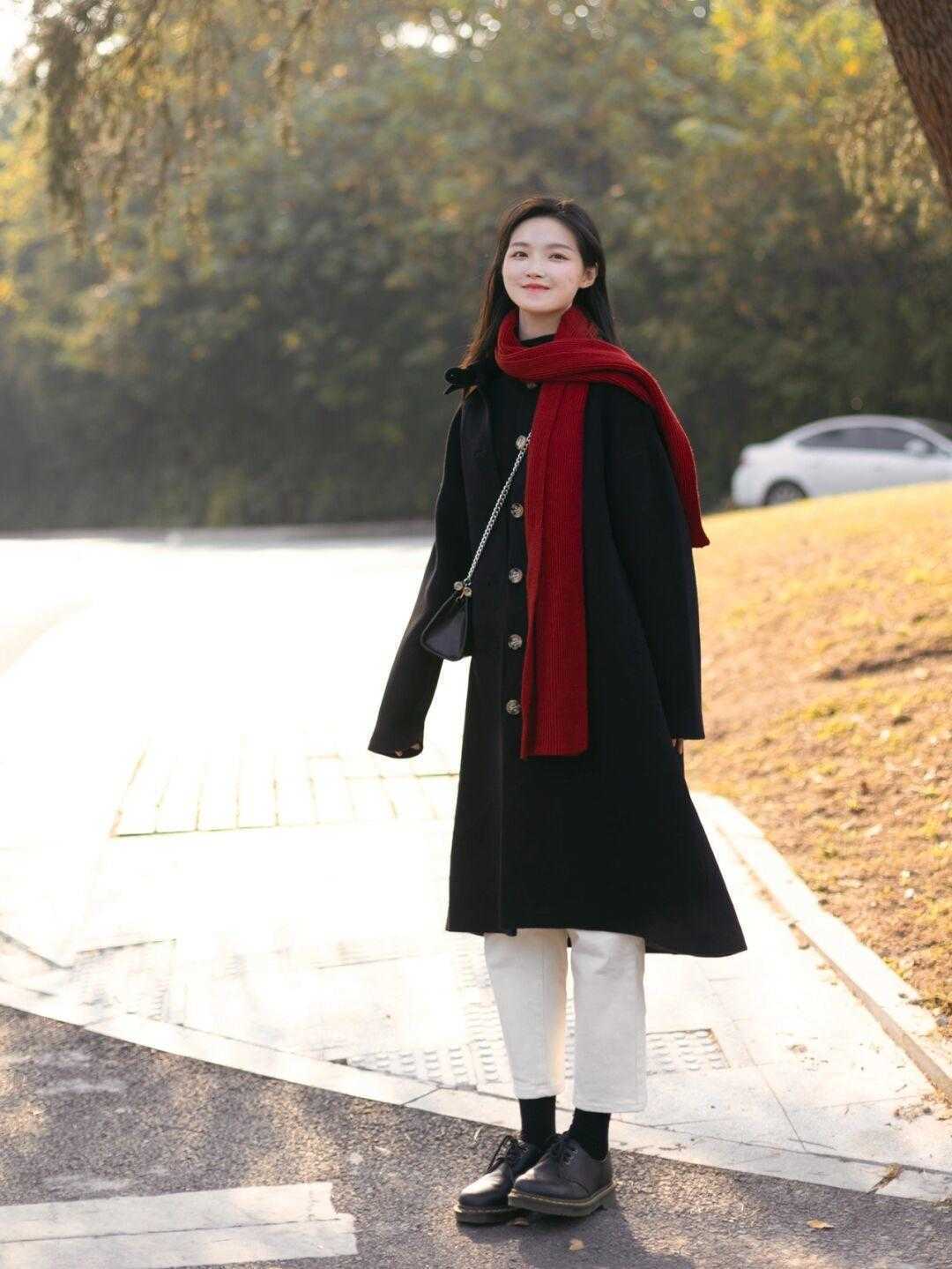 针织长裙|这个冬季的大衣这样搭,日常清新才是最佳