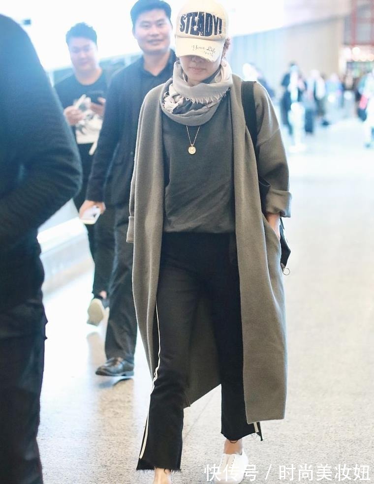 素颜|马伊琍“素颜”走机场显憔悴,穿羊羔绒外套配卫衣,确实像45岁
