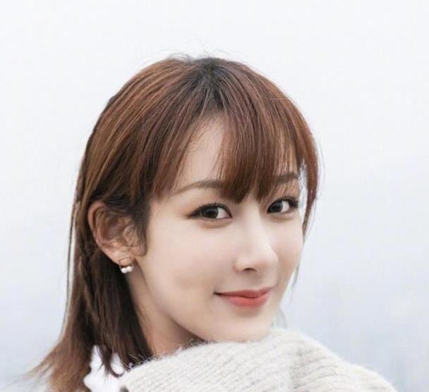 长发 女人脸上有这4个标志,很适合剪“短发”发型,瘦脸又显气质