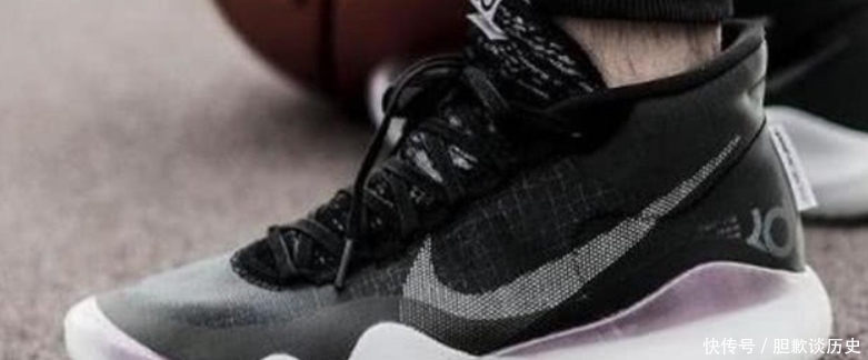 刮目相看|“柔和缓冲,灵敏响应”,这5款“高性能”的实战球鞋,让学妹“刮目相看”